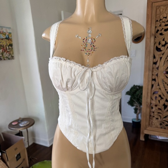 House of CB Ivory Corset Top NWOT size M - Picture 1 of 9